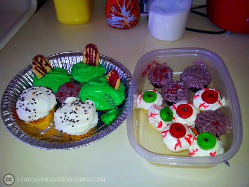 Tombstone and eyeballs cupcakes